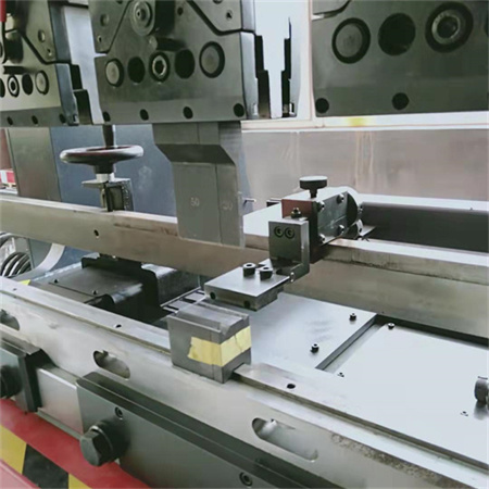 еле контролирана автоматизирана фабрика за продажба машина за свиткување на челични плочи cnc преса на кочницата backguage
