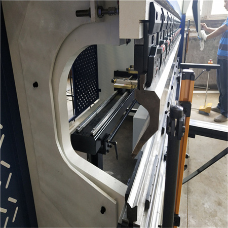 ЦПУ автоматско алуминиумско челикче Хидраулична преса сопирачка електрична машина за виткање лим со робот