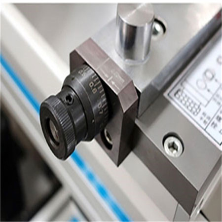 Фабричка Кина нов висококвалитетен не'рѓосувачки лим cnc метал хидраулична прес-кочница 160T3200