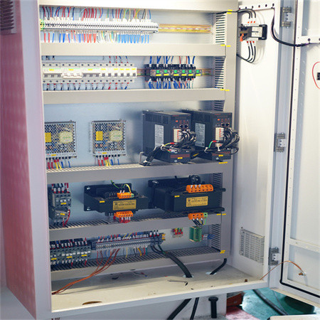 Машина за притискање на сопирачките Автоматска приспособена хидраулична машина за свиткување на хидраулична преса на сопирачките E200p Cnc со германска електроника
