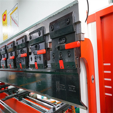 Стандардна конфигурација 60T хидраулична електрична притисна кочница Се продава машина за флангирање со шилести крај со притиснато кочница.