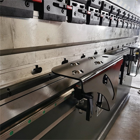 Висококвалитетна машина за сопирање со притискање на сопирачките со хидраулични CNC со мал лим