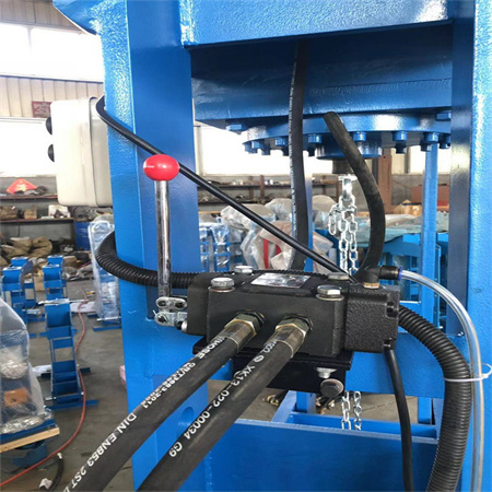 Поддршка приспособени услуги Четириколони со четири греди 100 тони хидраулична преса машина со подвижна лента