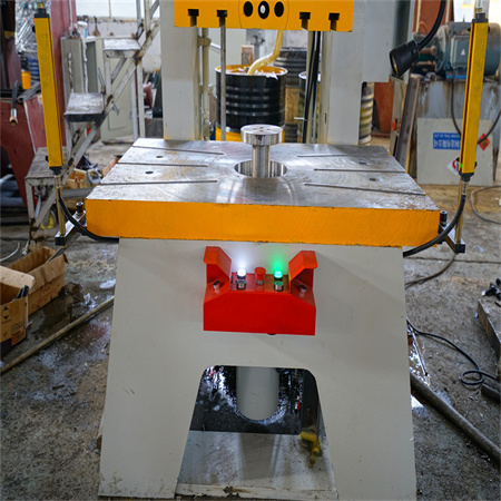 Широко користен Usun модел: ULYC 3-15 тони C рамка хидропневматска машина за преса за удирање метал