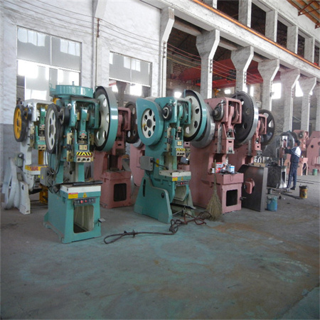 Хидраулична преса Аголна линија за производство на челик CNC машина за стрижење за дупчење со железо