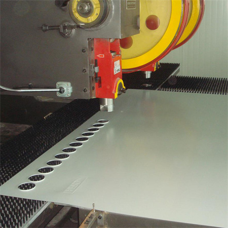 автоматска машина за пробивање на алуминиумски дупки cnc плоча за петрохемиската индустрија
