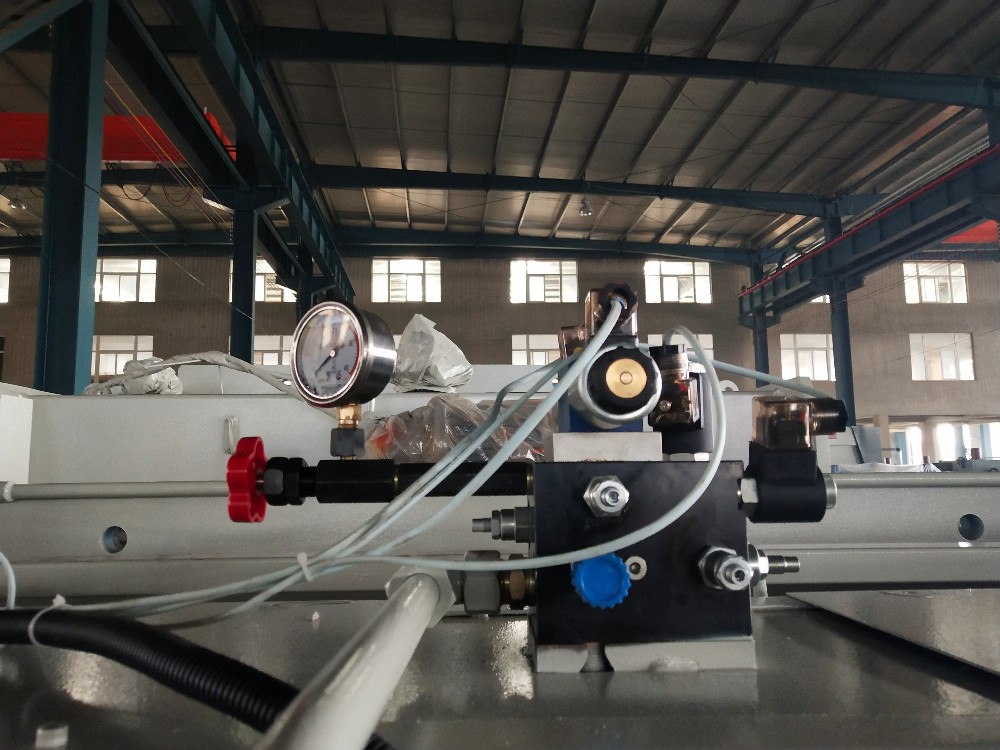 Кина Метална хидраулична машина за сопирање со притискање со разумна цена