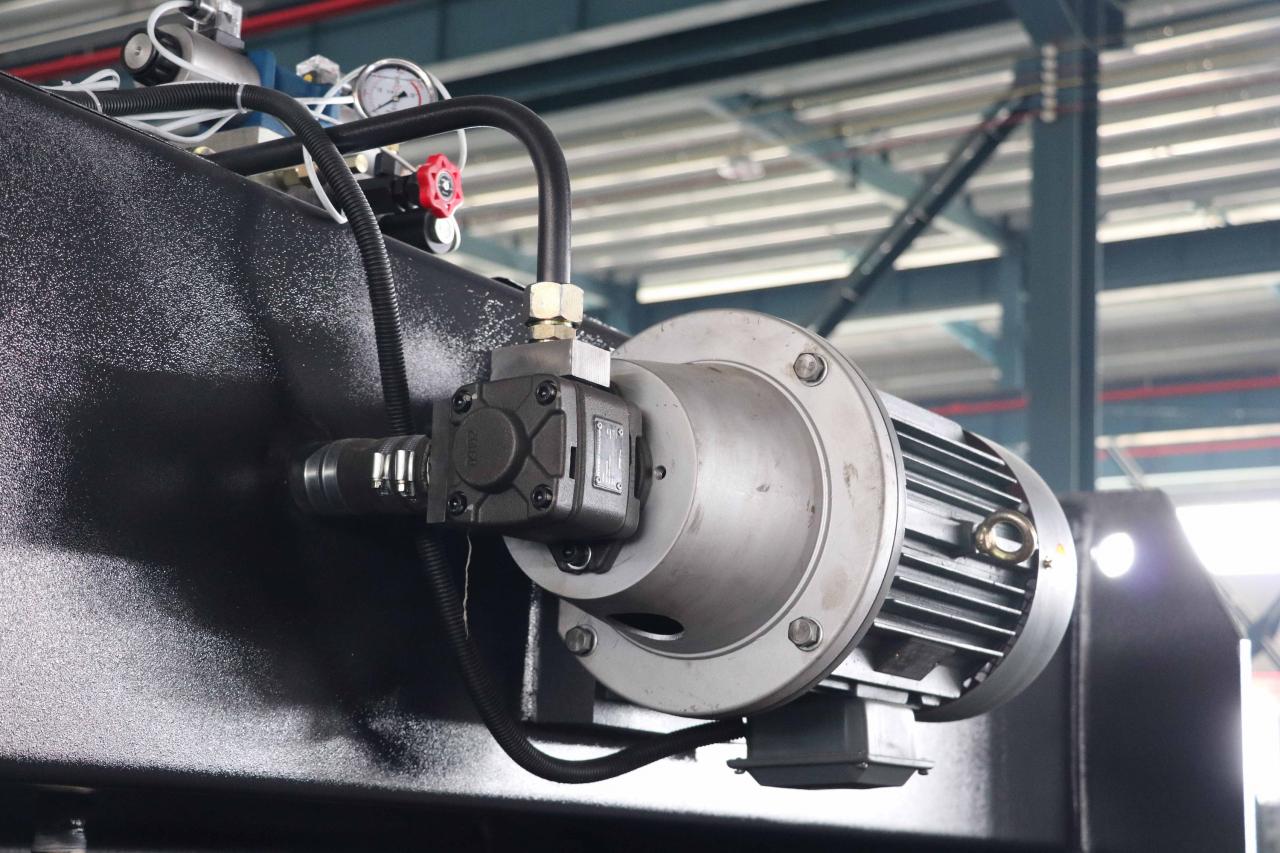 Cnc Хидраулична преса сопирачка машина за свиткување Серво електричен прес-кочница 40T