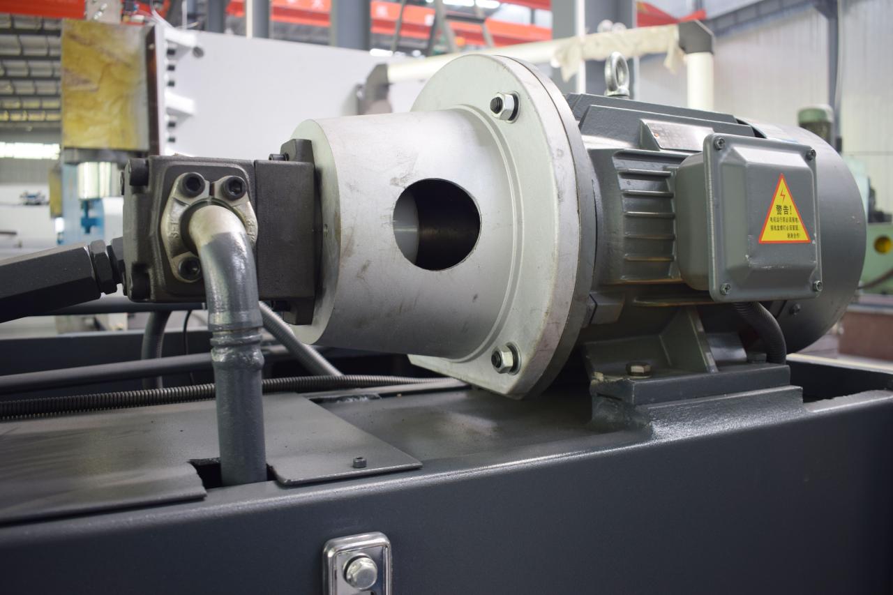 Cnc лим машина за стрижење челична плоча Хидраулична машина за стрижење