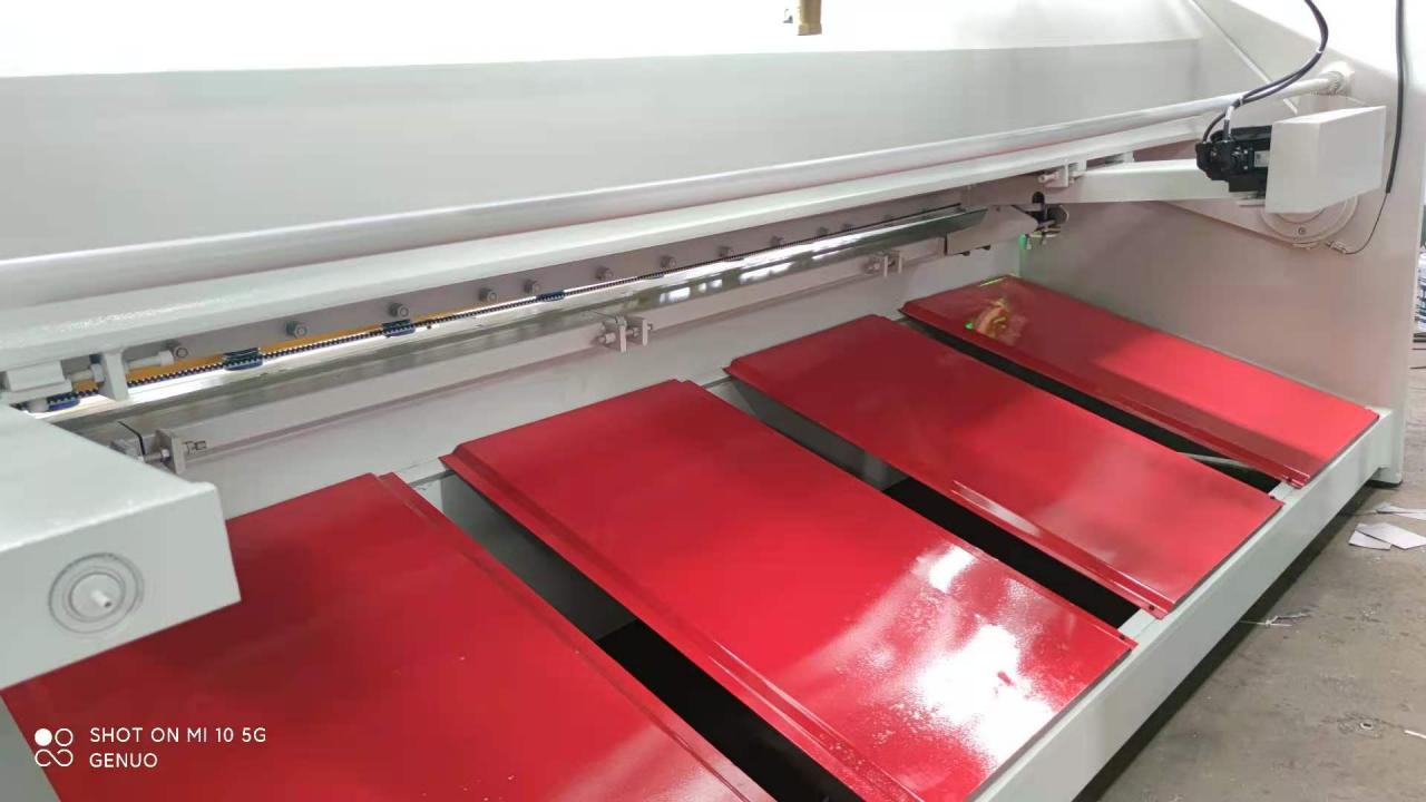 Qc11k Хидраулична машина за стрижење и машина за стрижење гилотина за сечење лим