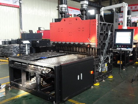 Машина за сопирање со хидраулична преса за свиткување од челичен лим