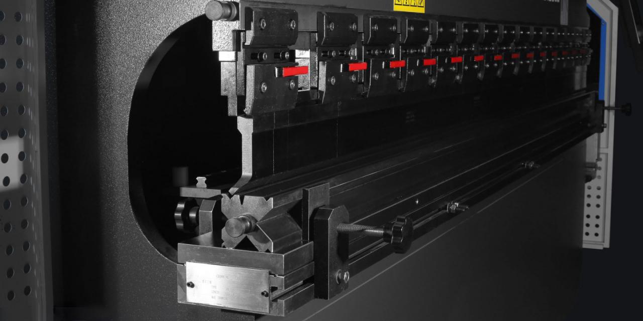 Wc67 Хидраулична преса сопирачка / CNC машина за свиткување со преса / машина за свиткување плочи Кина
