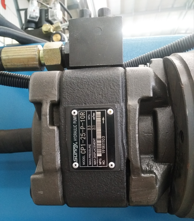 Wc67k Cnc хидраулична машина за свиткување со сопирачка за притискање Машина за притискање на сопирачката